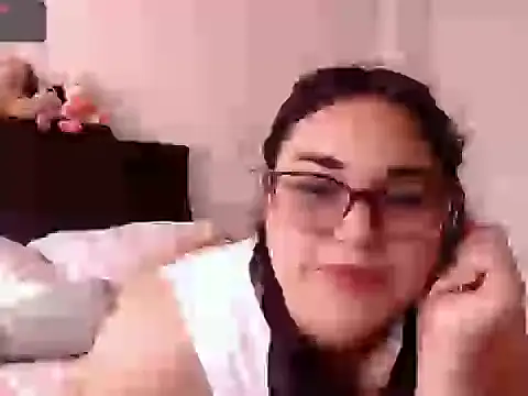 Snapshot of mira_cherry02 chatting on April 2026 08:39:01 PM mira cherry02 online show from April 2026 08:39:01 PM