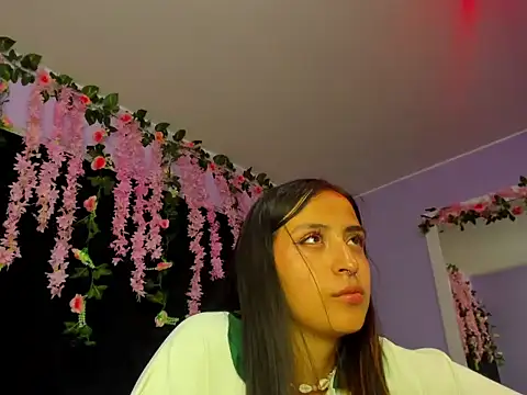 Snapshot of Gabyy_Cooper_ chatting on June 2026 02:22:02 AM Gabyy Cooper online show from June 2026 02:22:02 AM