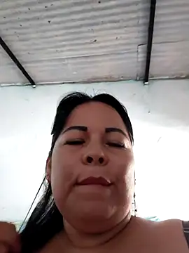 Snapshot of mother2-divorced chatting on October 2025 01:35:02 PM mother2-divorced online show from October 2025 01:35:02 PM