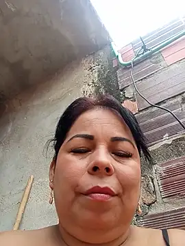 Snapshot of mother2-divorced chatting on June 2026 01:48:02 PM mother2-divorced online show from June 2026 01:48:02 PM