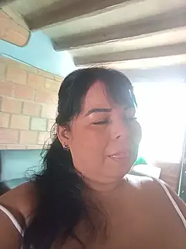 Snapshot of mother2-divorced chatting on June 2026 07:35:01 PM mother2-divorced online show from June 2026 07:35:01 PM