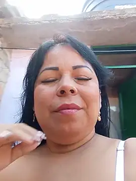 Snapshot of mother2-divorced chatting on July 2026 01:40:01 PM mother2-divorced online show from July 2026 01:40:01 PM
