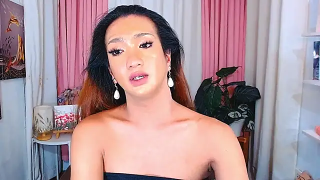 Snapshot of DianaFierce chatting on November 2025 06:13:01 AM DianaFierce online show from November 2025 06:13:01 AM