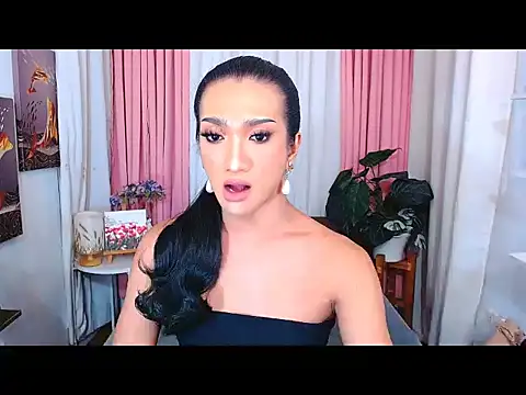 Snapshot of DianaFierce chatting on November 2025 06:18:01 PM DianaFierce online show from November 2025 06:18:01 PM