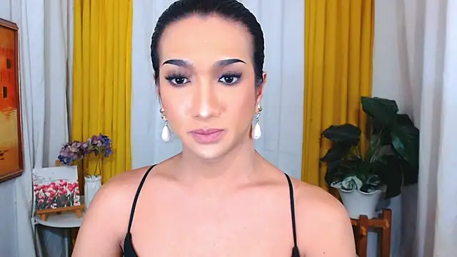 Snapshot of DianaFierce chatting on December 2025 10:37:02 PM DianaFierce online show from December 2025 10:37:02 PM
