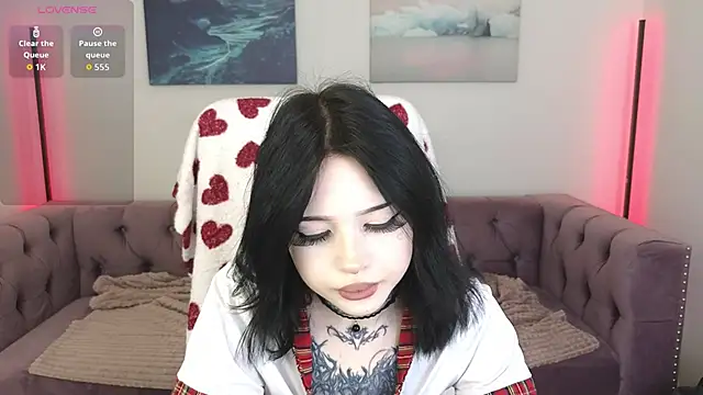 Emma Kirks online show from November 2025 10:29:01 AM