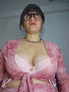 Kitty Kalifa online show from June 2026 03:19:02 AM