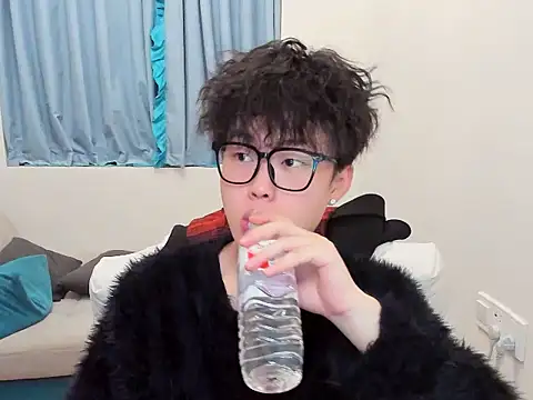 L1kuto online show from November 2025 07:58:02 PM