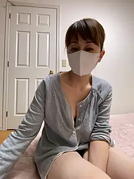 Snapshot of HONMONOHUUHU chatting on May 2026 03:42:02 PM HONMONOHUUHU online show from May 2026 03:42:02 PM