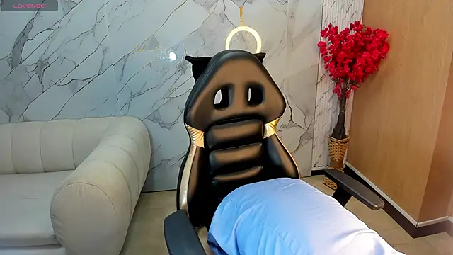 Snapshot of andrea_tasty_tf chatting on December 2025 01:38:01 PM andrea tasty tf online show from December 2025 01:38:01 PM