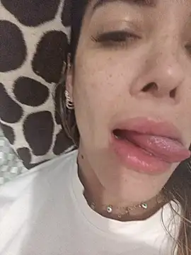 DESIRIE0609 online show from October 2025 12:43:02 AM