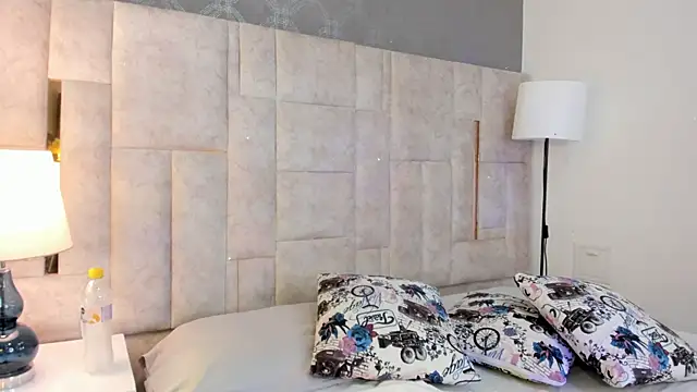 DianneVega online show from December 2025 08:28:02 PM