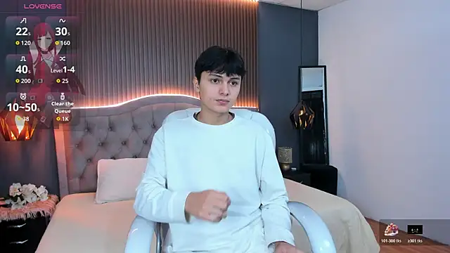 Snapshot of Maxii18_ chatting on October 2025 12:01:02 PM Maxii18 online show from October 2025 12:01:02 PM