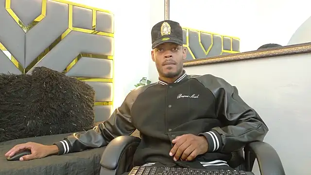 Neytanmalcon online show from November 2025 09:03:01 PM