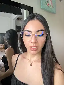 IslaCole online show from November 2025 08:20:02 PM