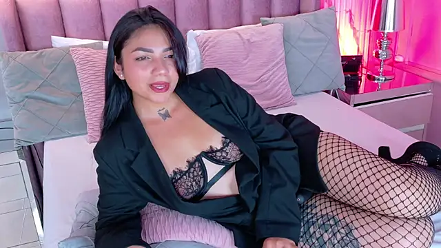 Snapshot of LaurenBecker_ chatting on May 2026 10:49:02 PM LaurenBecker online show from May 2026 10:49:02 PM
