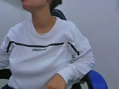 agata18  online show from January 2026 01:05:02 PM