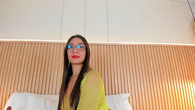 NahimiThompson online show from March 2026 07:54:01 PM