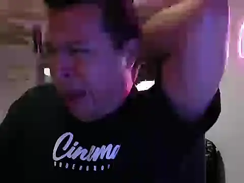 Snapshot of mrpandacol89 chatting on October 2025 10:23:02 PM mrpandacol89 online show from October 2025 10:23:02 PM