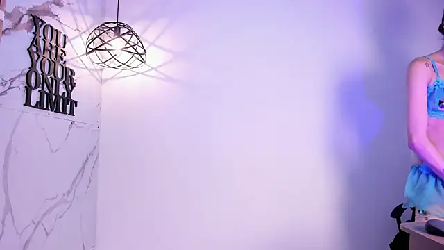 Violet-Storm- online show from November 2025 12:10:01 AM