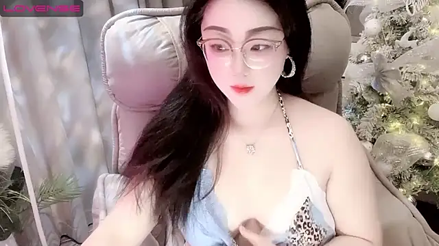 Snapshot of Monica-666888- chatting on May 2026 04:33:01 PM Monica-666888- online show from May 2026 04:33:01 PM