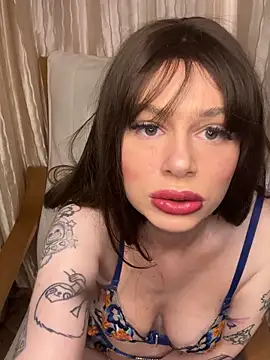 Erinbx12 online show from April 2026 06:20:01 PM