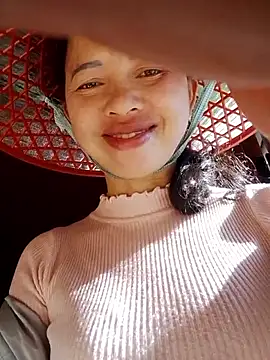 TRIEUTRIEU20 online show from December 2025 07:37:01 AM