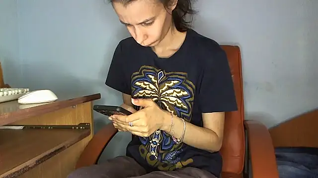 Snapshot of andreea713 chatting on March 2026 03:40:01 PM andreea713 online show from March 2026 03:40:01 PM