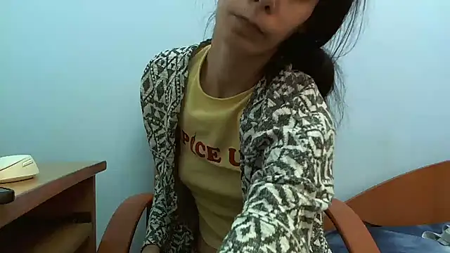Snapshot of andreea713 chatting on March 2026 01:38:01 PM andreea713 online show from March 2026 01:38:01 PM