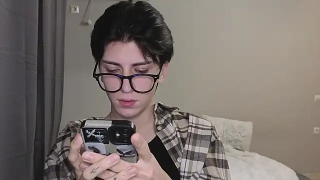 Oliver star boy  online show from October 2025 05:50:02 PM