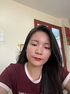 Bee Yellow00 online show from June 2026 04:26:02 AM