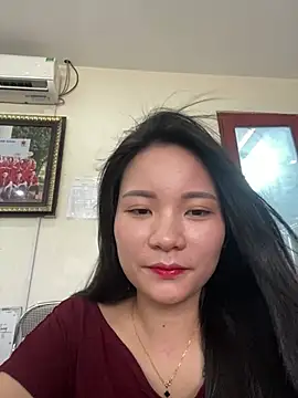 Snapshot of Bee_Yellow00 chatting on June 2026 04:46:02 AM Bee Yellow00 online show from June 2026 04:46:02 AM
