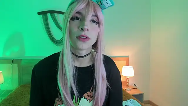 Damiian20  online show from November 2025 12:18:01 PM