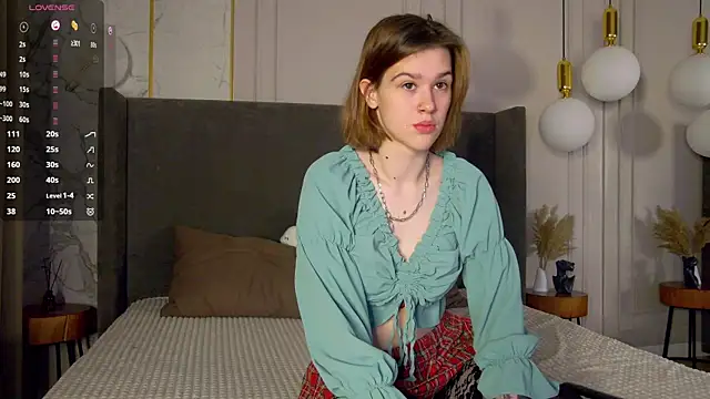 Snapshot of LoraPuffs chatting on November 2025 04:46:01 PM LoraPuffs online show from November 2025 04:46:01 PM