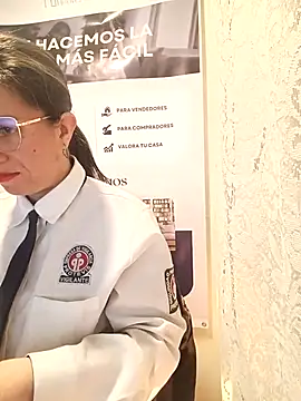Snapshot of Valentina--1 chatting on March 2026 10:09:02 AM Valentina--1 online show from March 2026 10:09:02 AM