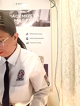 Snapshot of Valentina--1 chatting on April 2026 10:02:01 AM Valentina--1 online show from April 2026 10:02:01 AM