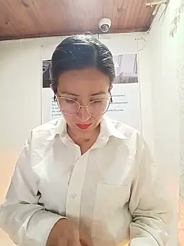 Snapshot of Valentina--1 chatting on June 2026 10:15:01 AM Valentina--1 online show from June 2026 10:15:01 AM