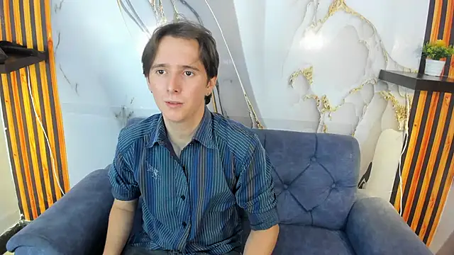 Aaron LatinMen online show from October 2025 06:37:01 PM