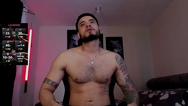 AUSTINN TORRES online show from February 2026 12:04:01 AM