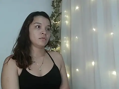 angelicahotparis18 online show from November 2025 10:59:01 AM