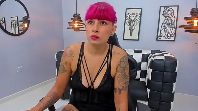 NoaKitsu online show from November 2025 04:18:01 AM