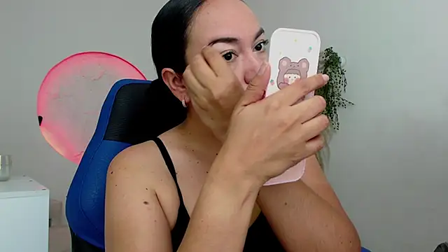 Yadis hot online show from November 2025 09:59:01 PM