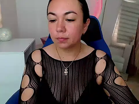 Yadis hot online show from January 2026 09:06:02 PM