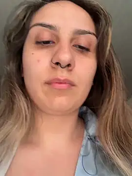 Snapshot of sarah_honey__ chatting on May 2026 01:16:01 PM sarah honey online show from May 2026 01:16:01 PM