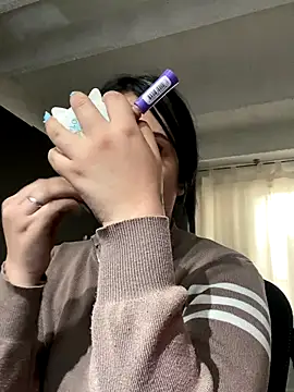 Snapshot of Kloe_Novoa chatting on November 2025 12:37:01 PM Kloe Novoa online show from November 2025 12:37:01 PM