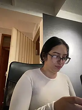 Kloe Novoa online show from February 2026 01:27:02 PM