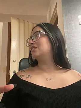 Kloe Novoa online show from February 2026 01:40:02 PM