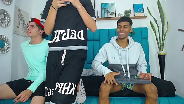 Hot Boys Latinos X online show from November 2025 10:08:01 PM