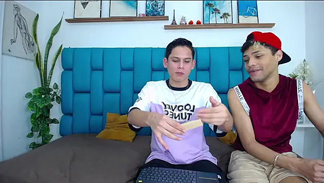 Hot Boys Latinos X online show from February 2026 11:04:02 PM