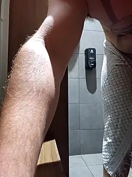 ozone1992 online show from April 2026 08:47:01 PM